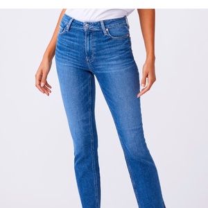 Paige Cindy cut in Pomenade.